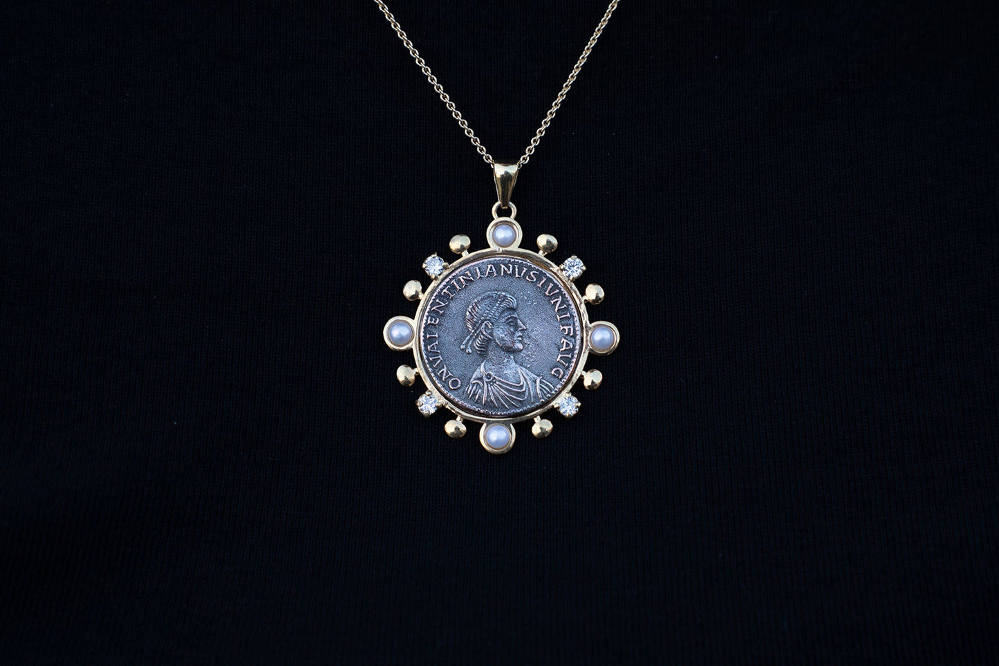 Collana Moneta Imperatore con perle